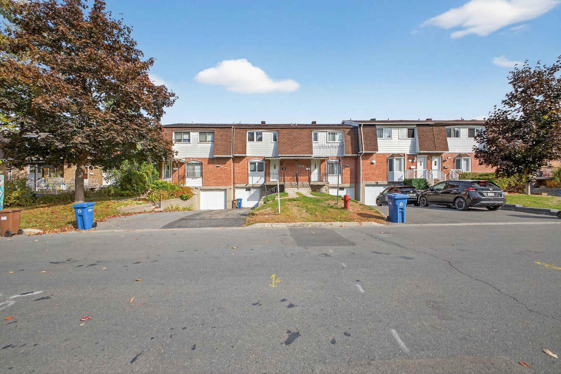









4455


Rue Jolicoeur

,
Dollard-des-Ormeaux,




QC
H9H2B1

