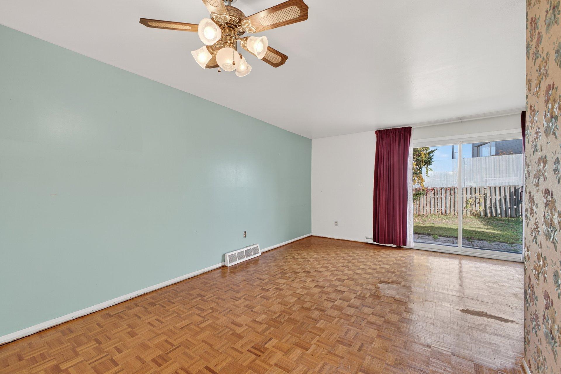 









4455


Rue Jolicoeur

,
Dollard-des-Ormeaux,




QC
H9H2B1

