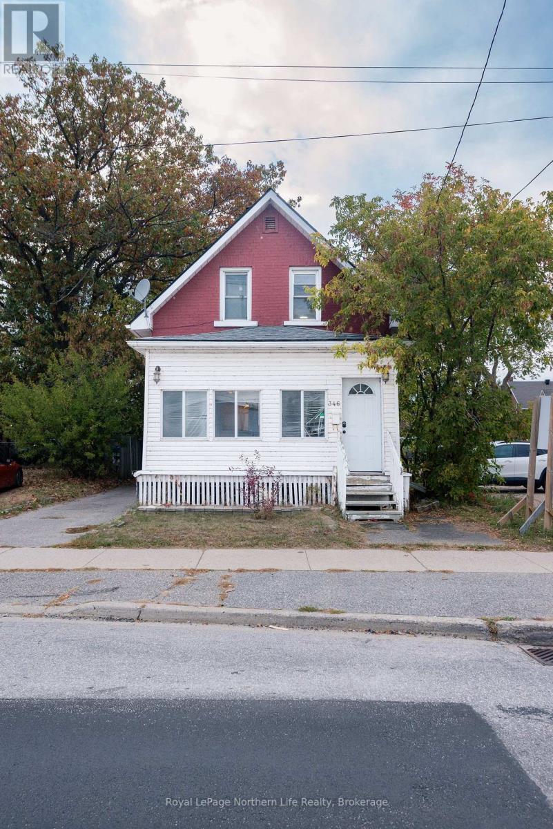 












346 JOHN STREET

,
North Bay (Central),




Ontario
P1B2M5

