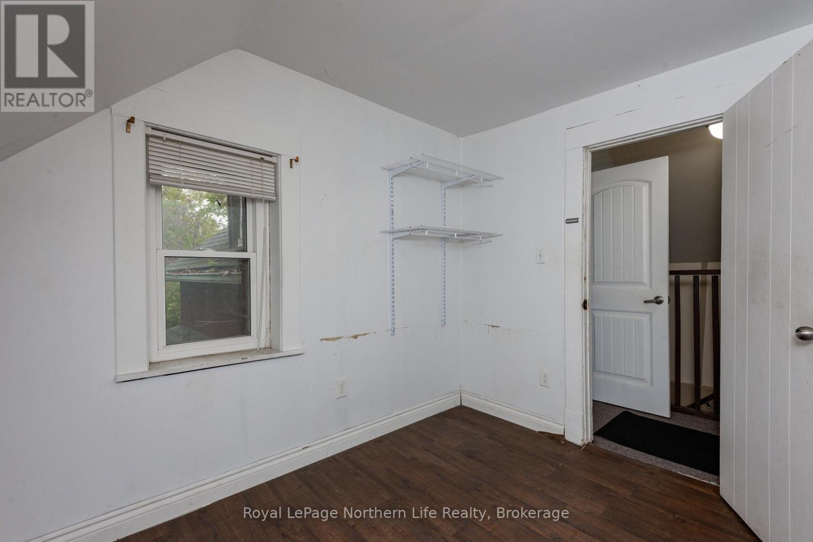












346 JOHN STREET

,
North Bay (Central),




Ontario
P1B2M5

