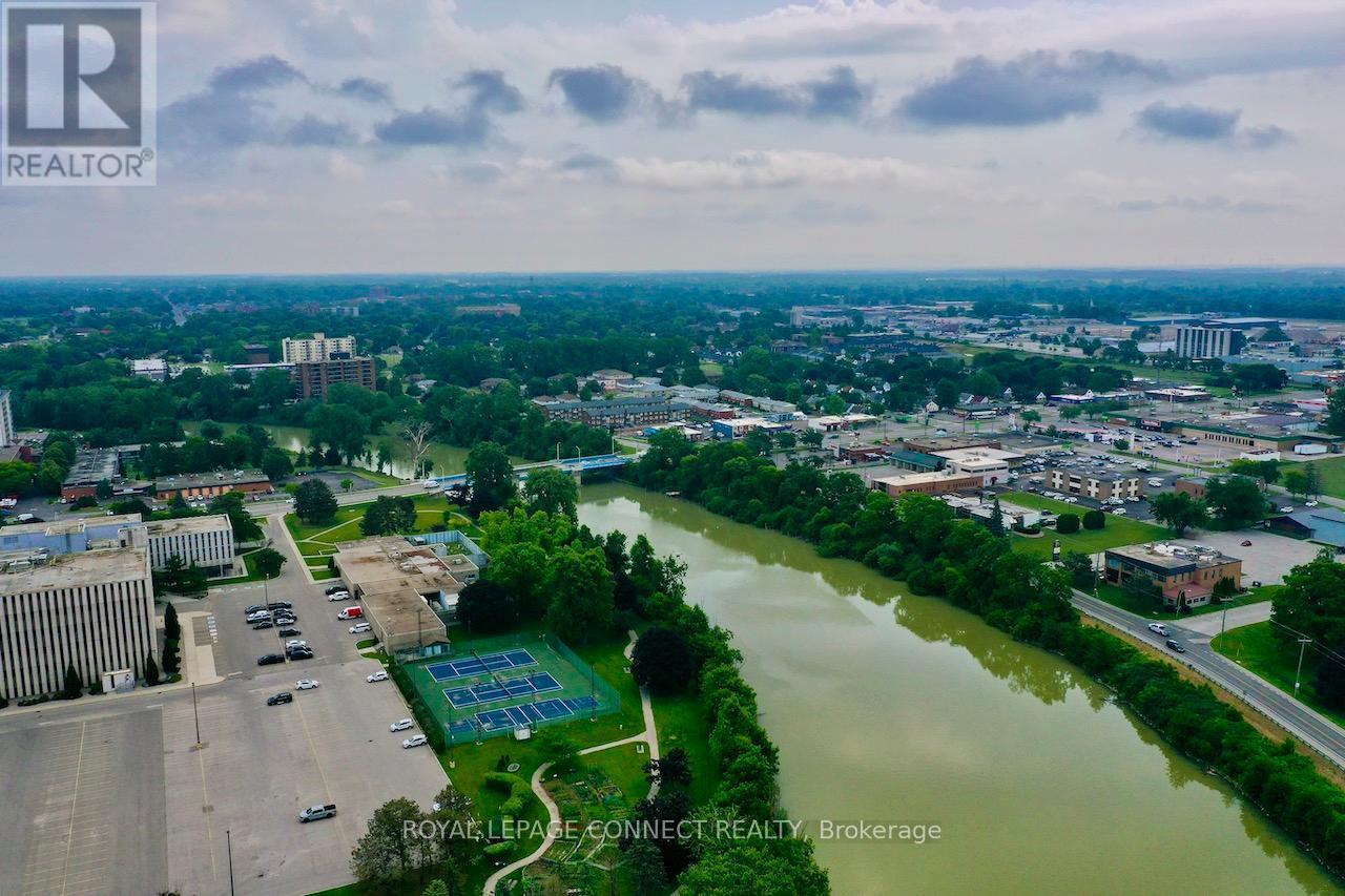 












14 - 16 ORCHARD PLACE

,
Chatham-Kent,




Ontario
N7M1A6

