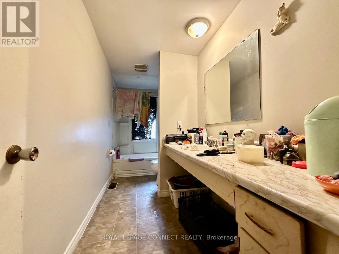 












4 - 39 ORCHARD PLACE

,
Chatham-Kent,




Ontario
N7M1A6

