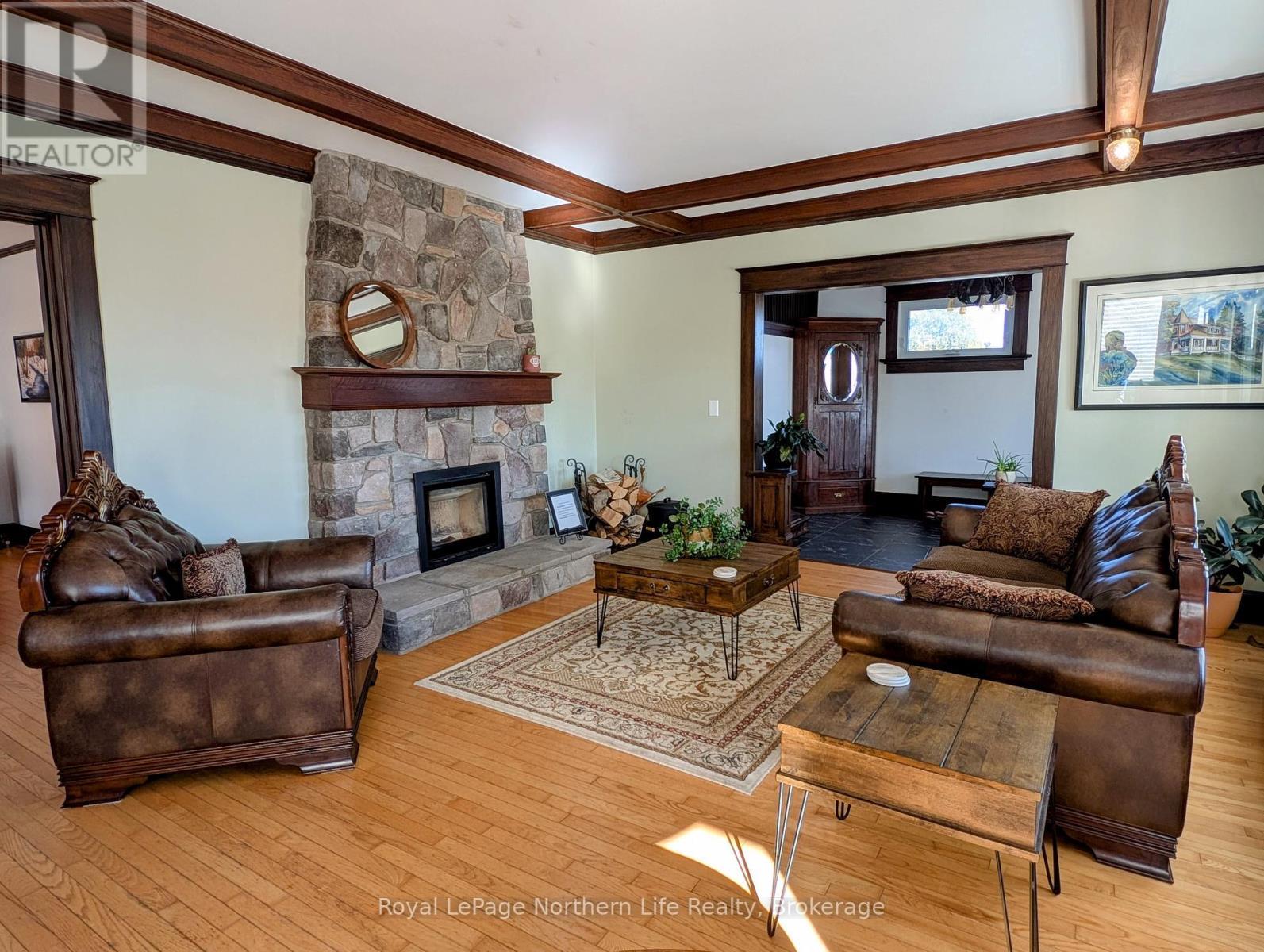 












702 RORKE AVENUE

,
Temiskaming Shores (Haileybury),




Ontario
P0J1K0

