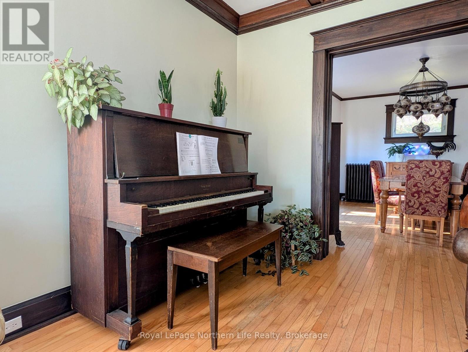 












702 RORKE AVENUE

,
Temiskaming Shores (Haileybury),




Ontario
P0J1K0

