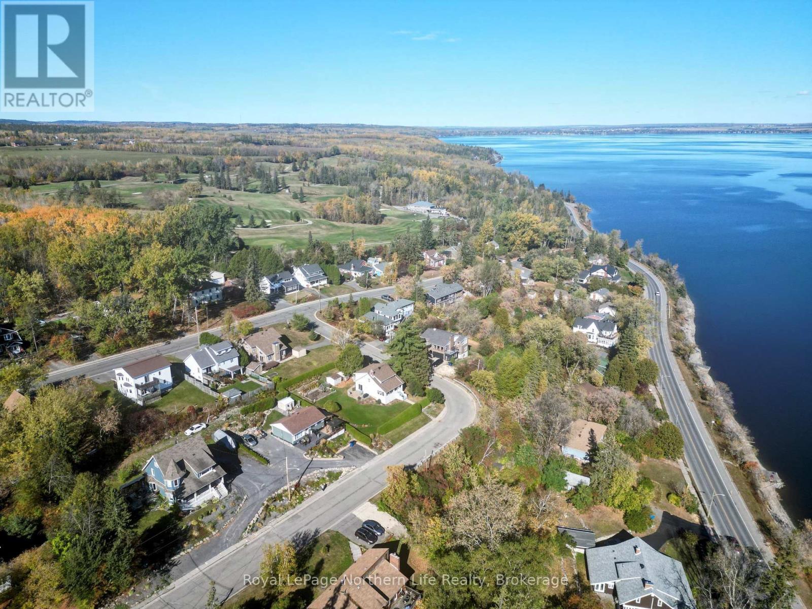 












702 RORKE AVENUE

,
Temiskaming Shores (Haileybury),




Ontario
P0J1K0

