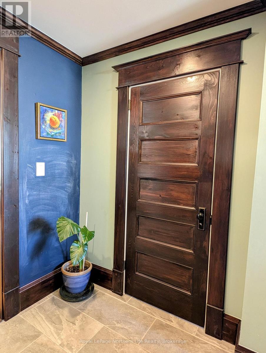 












702 RORKE AVENUE

,
Temiskaming Shores (Haileybury),




Ontario
P0J1K0

