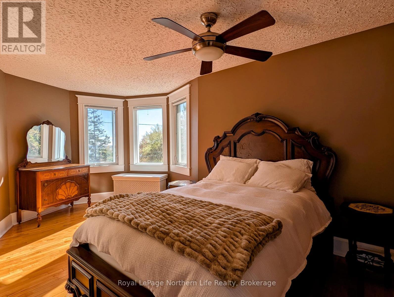 












702 RORKE AVENUE

,
Temiskaming Shores (Haileybury),




Ontario
P0J1K0

