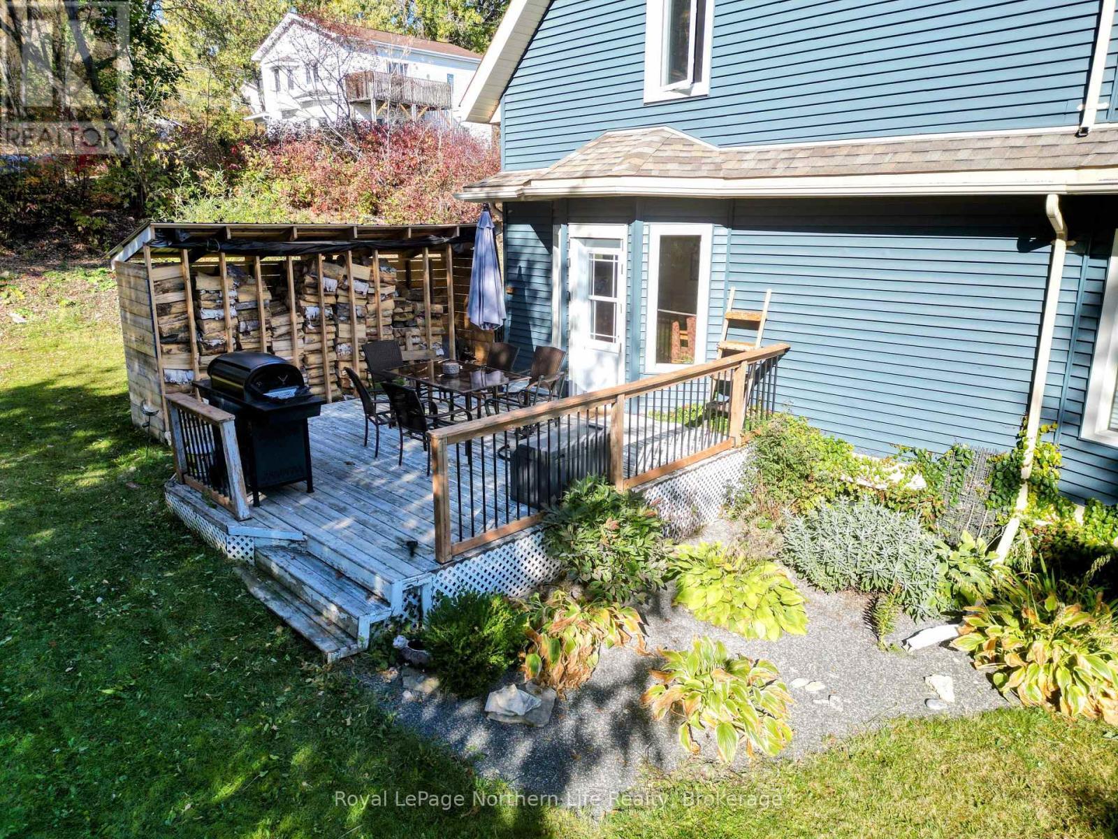 












702 RORKE AVENUE

,
Temiskaming Shores (Haileybury),




Ontario
P0J1K0

