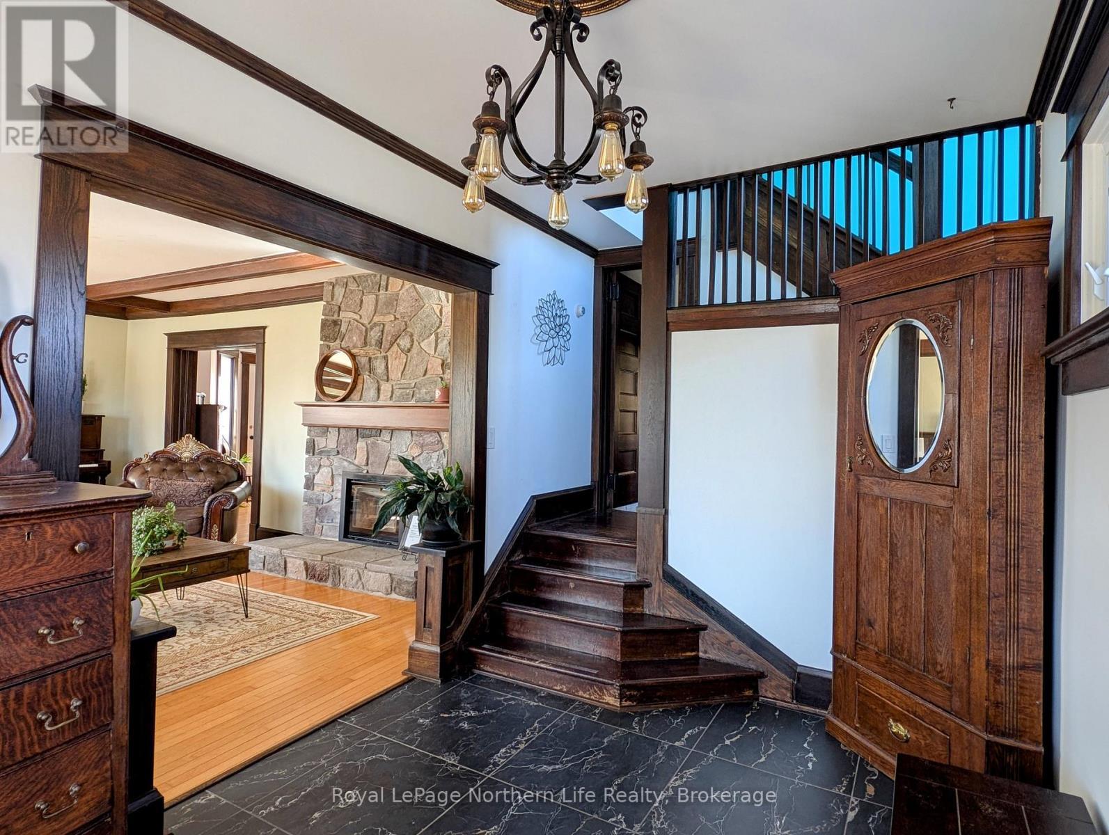 












702 RORKE AVENUE

,
Temiskaming Shores (Haileybury),




Ontario
P0J1K0

