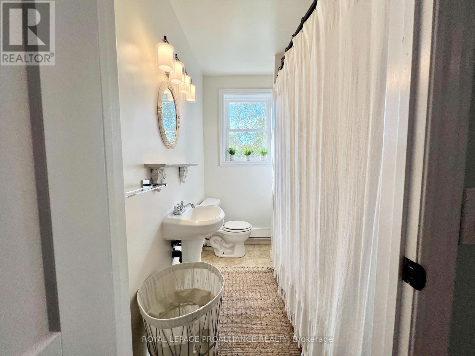 












41 SILLS ROAD

,
Centre Hastings,




Ontario
K0K3E0

