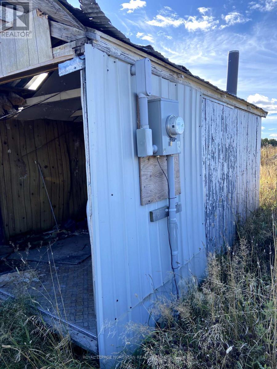 












LOT 5 CON 5 SHIRLEY STREET

,
Timmins (MTJ - 101 West),







Ontario
P4R0G3

