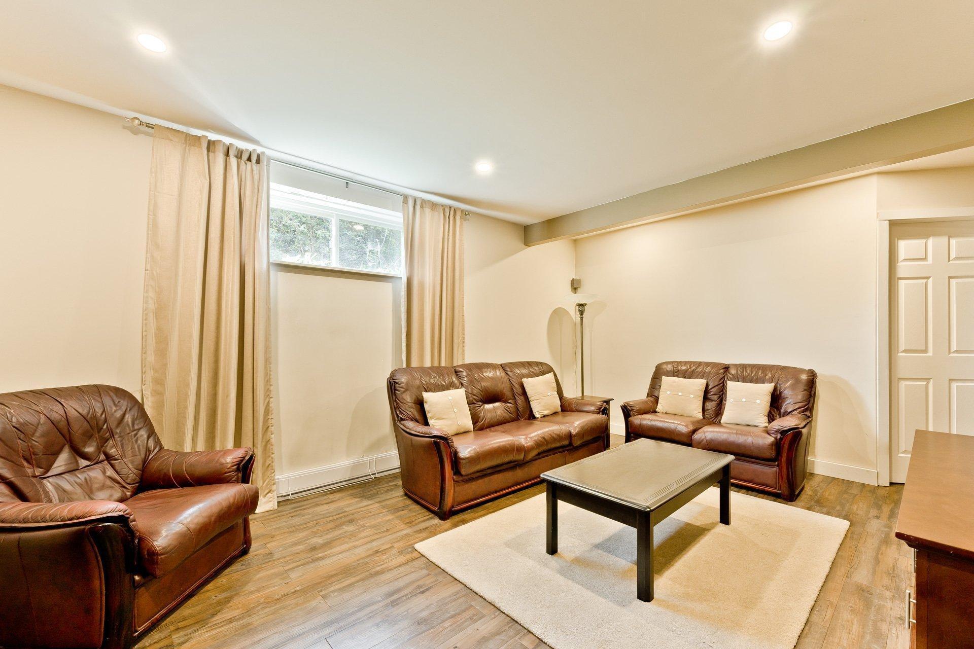 









3270


Rue Marika

,
Sherbrooke (Fleurimont),




QC
J1G5H4

