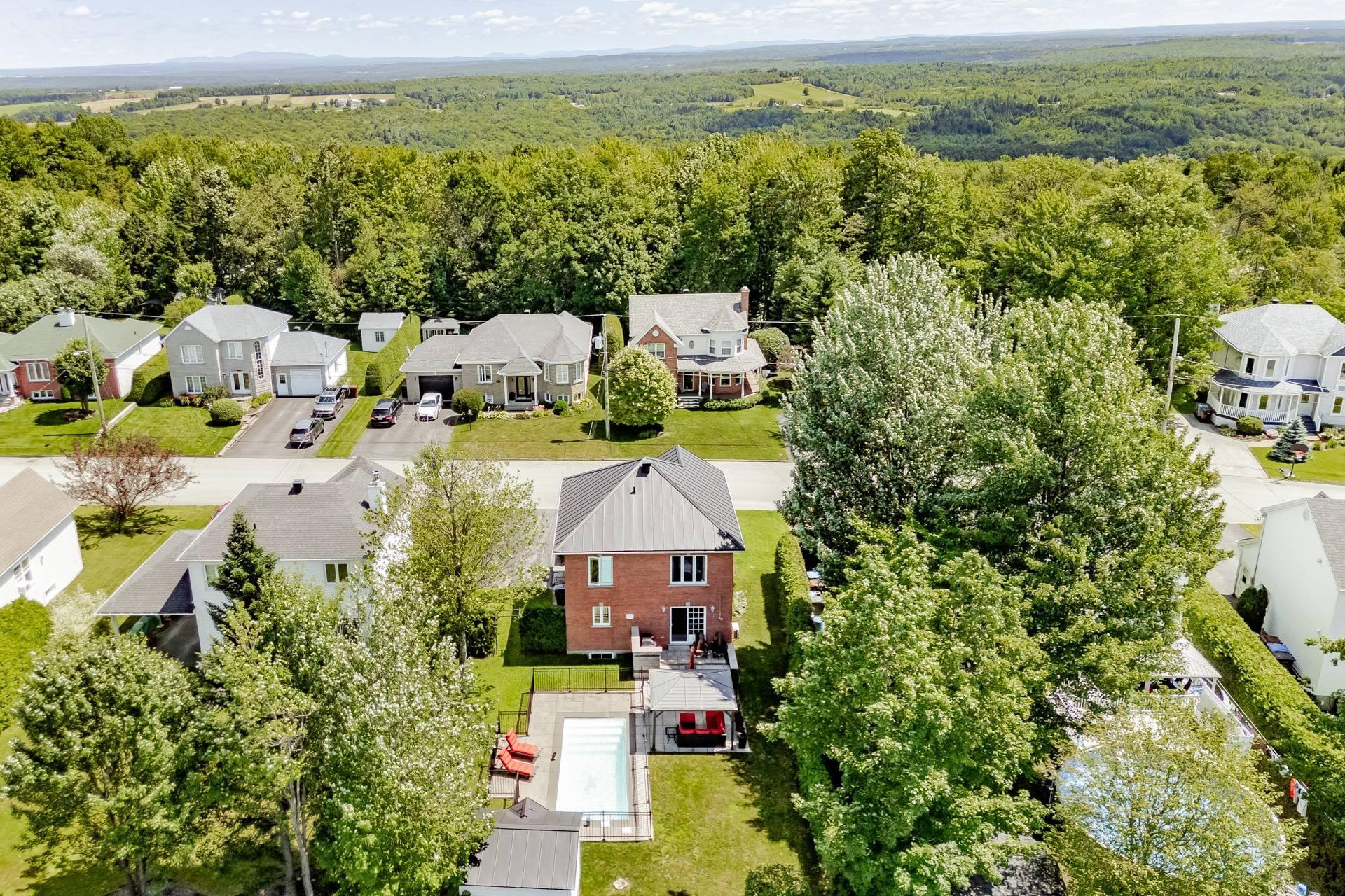 









3270


Rue Marika

,
Sherbrooke (Fleurimont),




QC
J1G5H4

