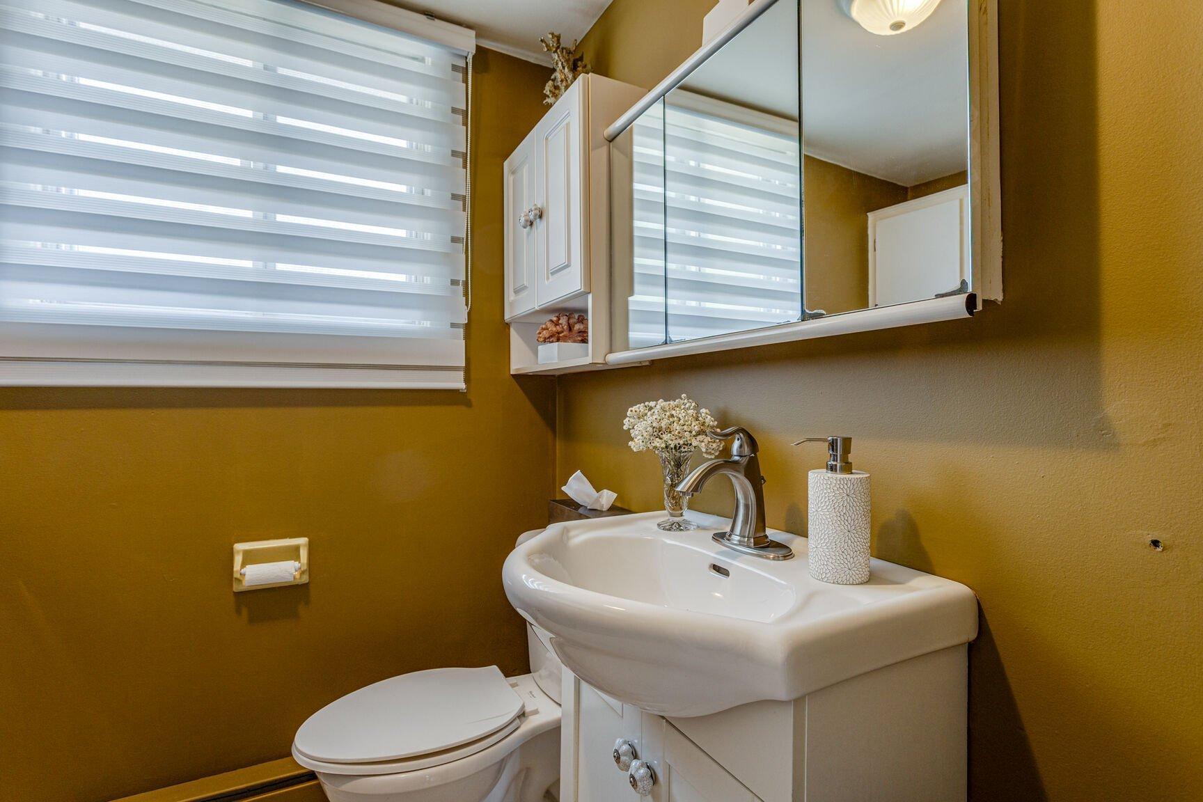 









9021


Av. Choppin

,
Montréal (Anjou),




QC
H1J2A2

