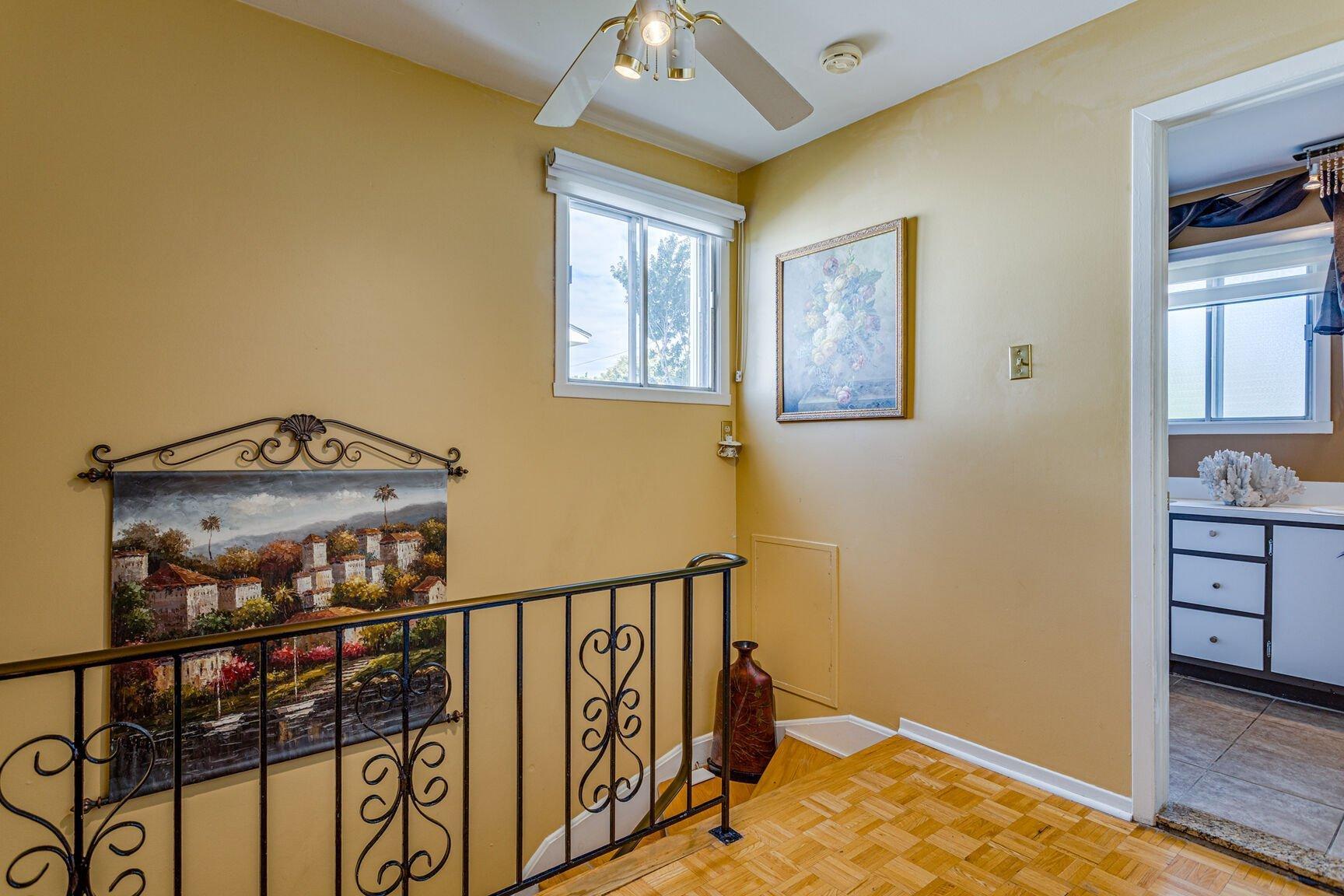 









9021


Av. Choppin

,
Montréal (Anjou),




QC
H1J2A2

