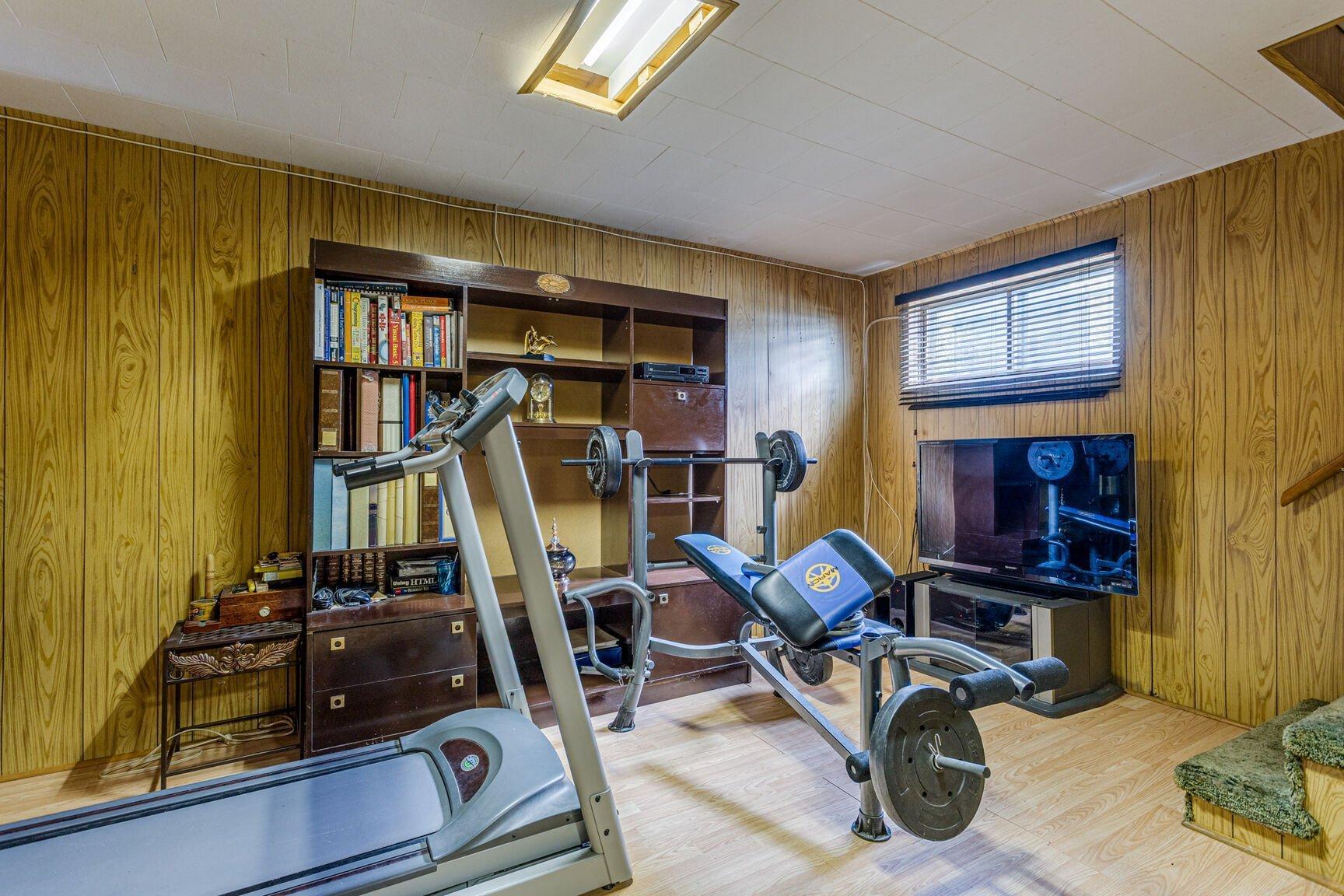 









9021


Av. Choppin

,
Montréal (Anjou),




QC
H1J2A2


