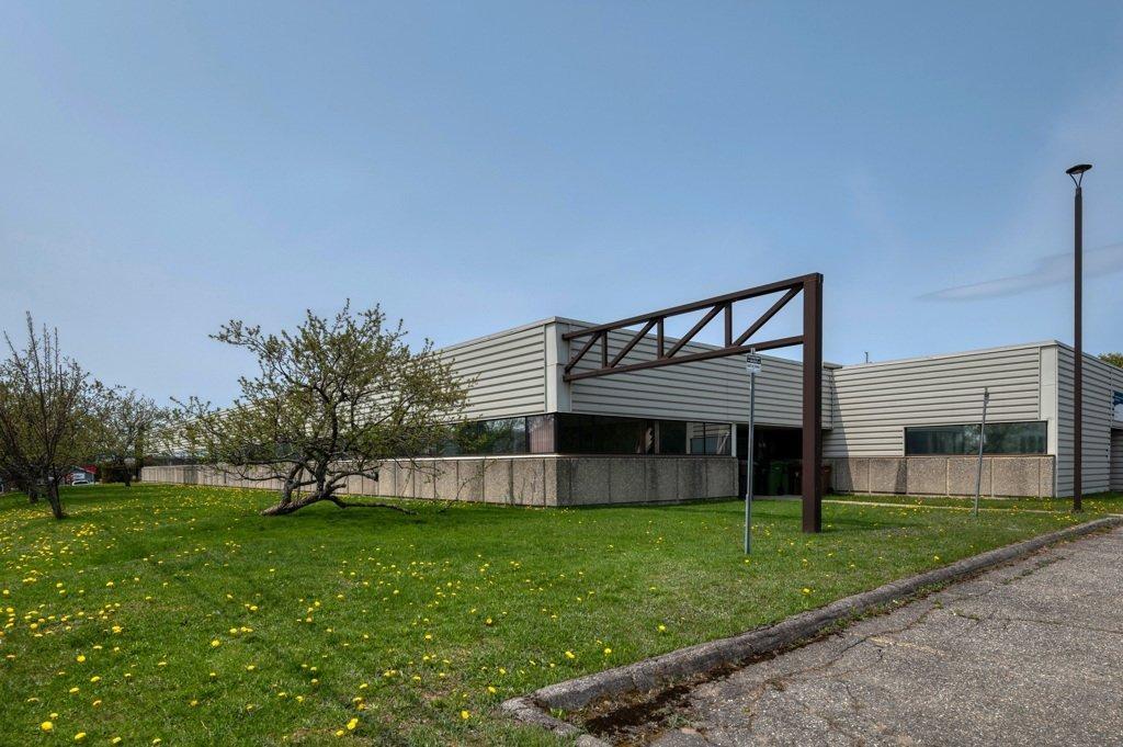 









3700


Rue Laval

,
Lac-Mégantic,




QC
G6B1A4

