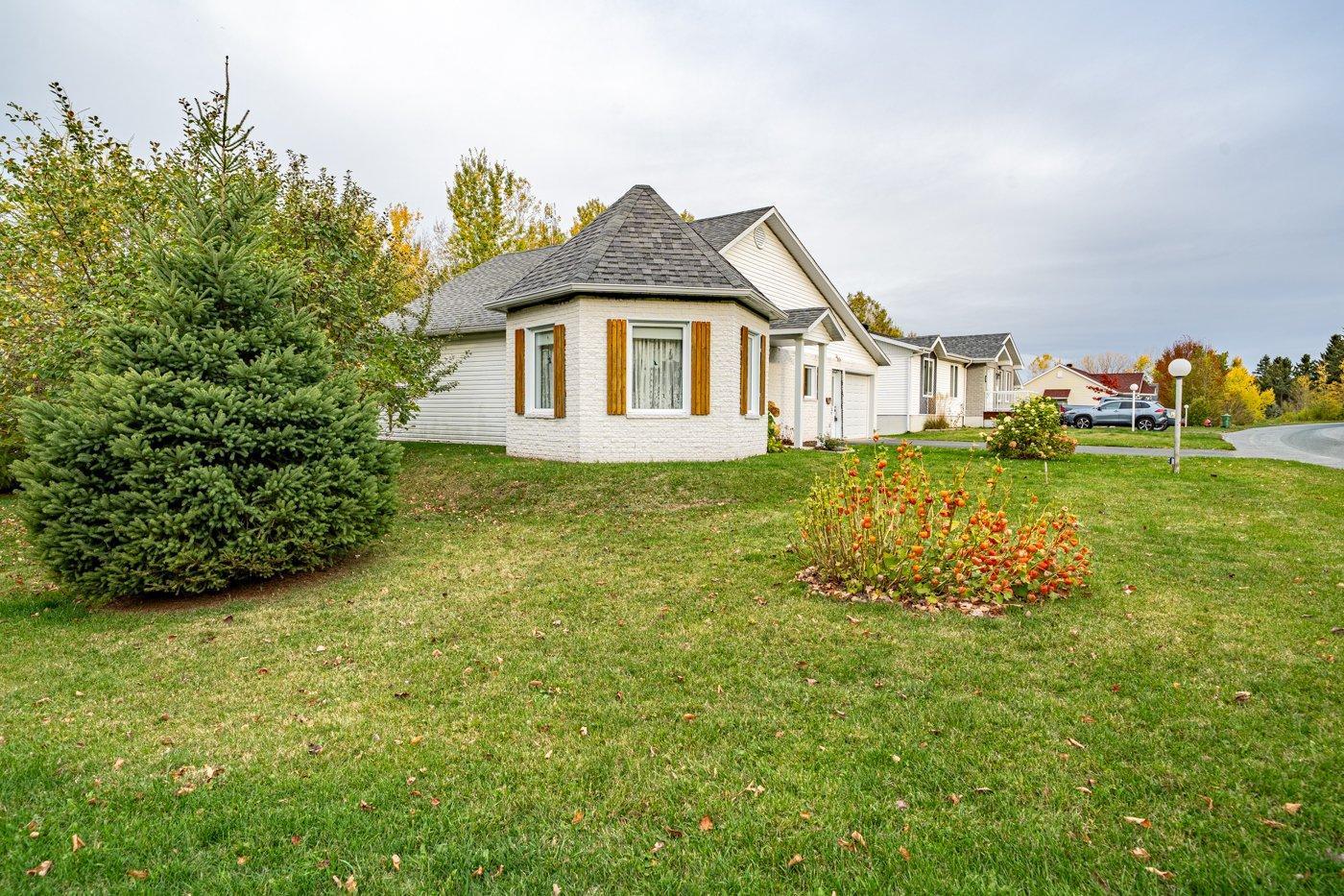 









1


Rue Gilbert

,
Val-des-Sources,




QC
J1T4V9

