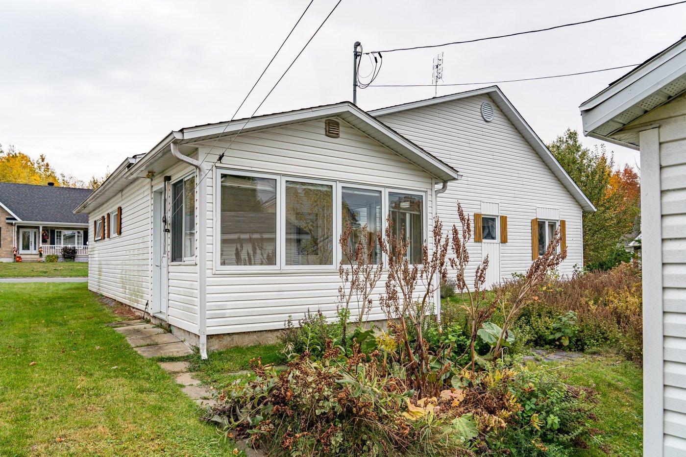 









1


Rue Gilbert

,
Val-des-Sources,




QC
J1T4V9

