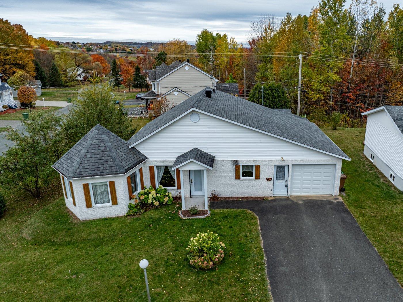 









1


Rue Gilbert

,
Val-des-Sources,




QC
J1T4V9

