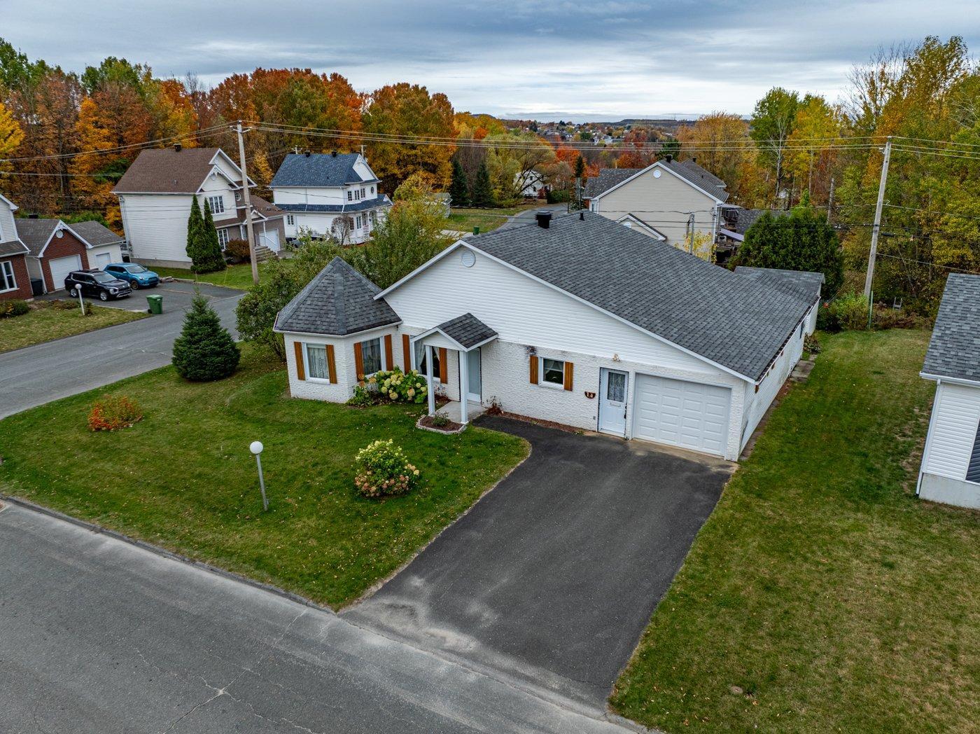 









1


Rue Gilbert

,
Val-des-Sources,




QC
J1T4V9

