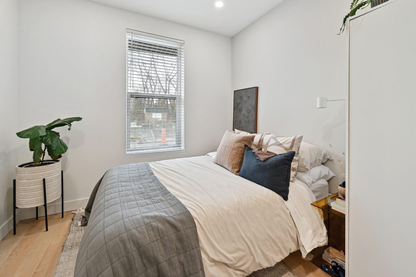 









2434


Rue Knox

,
Montréal (Le Sud-Ouest),




QC
H3K1P9

