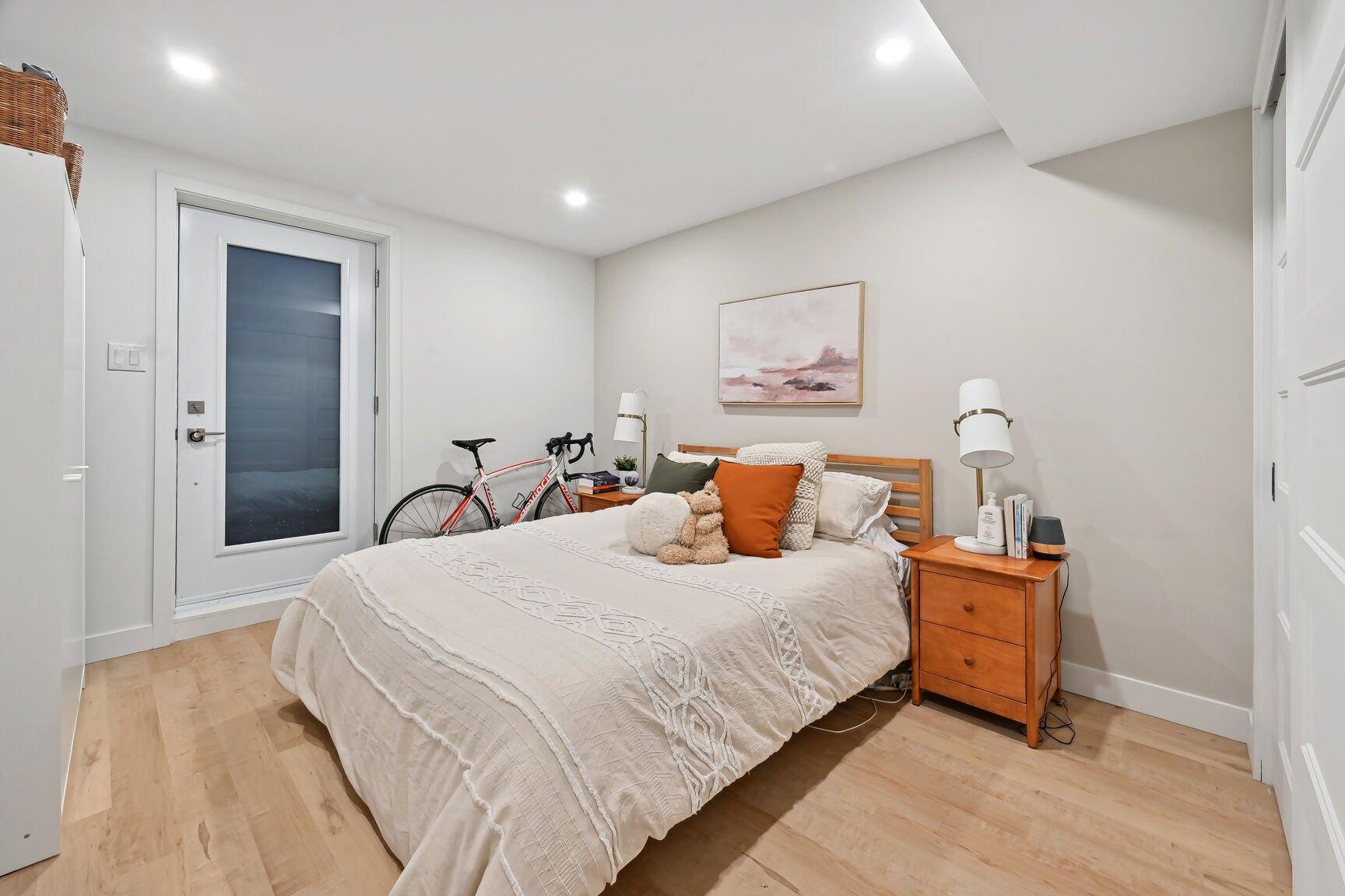 









2434


Rue Knox

,
Montréal (Le Sud-Ouest),




QC
H3K1P9

