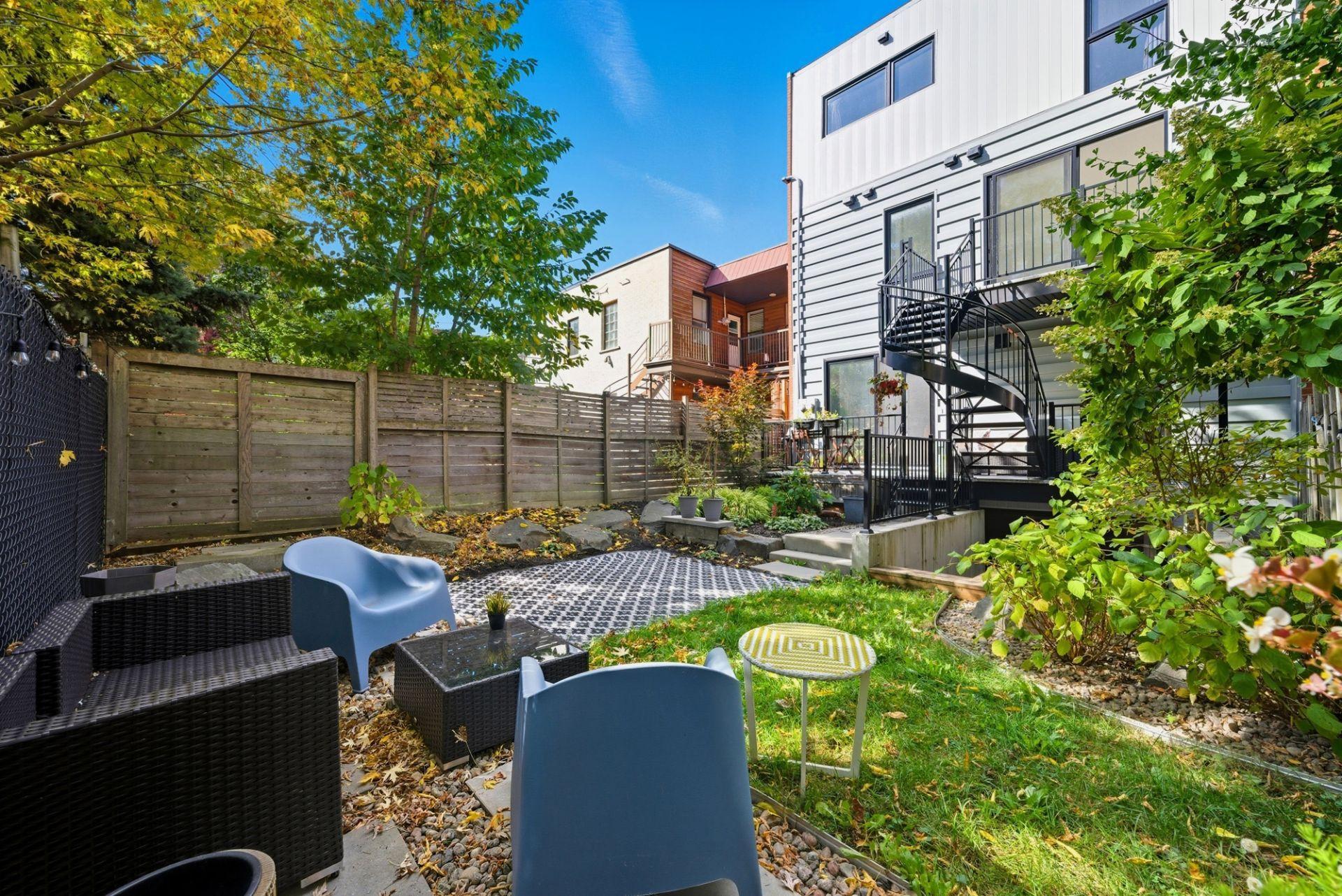 









2434


Rue Knox

,
Montréal (Le Sud-Ouest),




QC
H3K1P9

