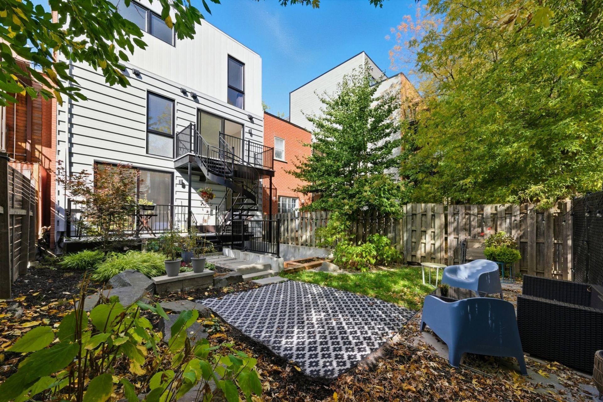 









2434


Rue Knox

,
Montréal (Le Sud-Ouest),




QC
H3K1P9

