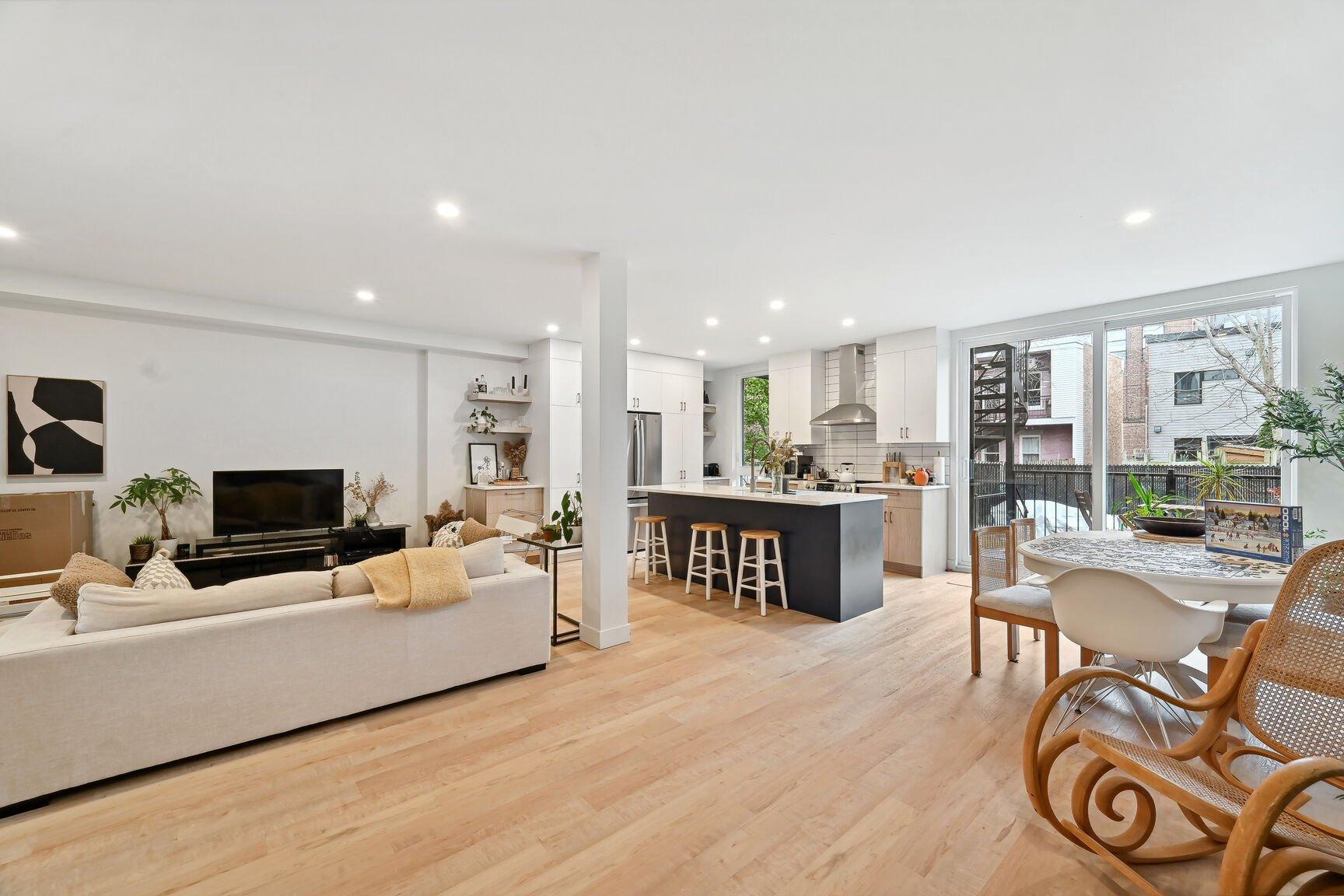 









2434


Rue Knox

,
Montréal (Le Sud-Ouest),




QC
H3K1P9

