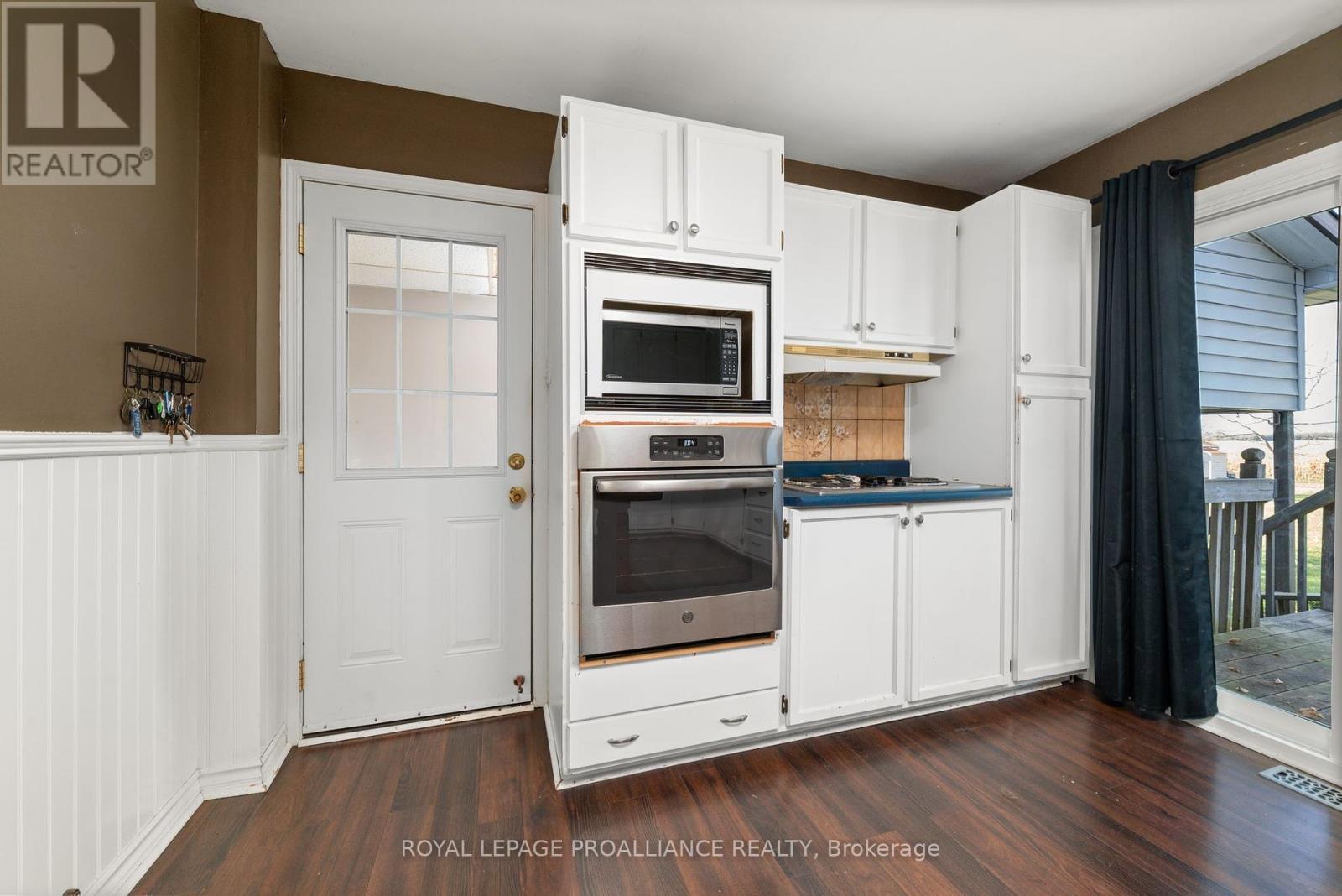 












1067 AIRPORT PARKWAY

,
Belleville (Belleville Ward),




Ontario
K8N4Z6

