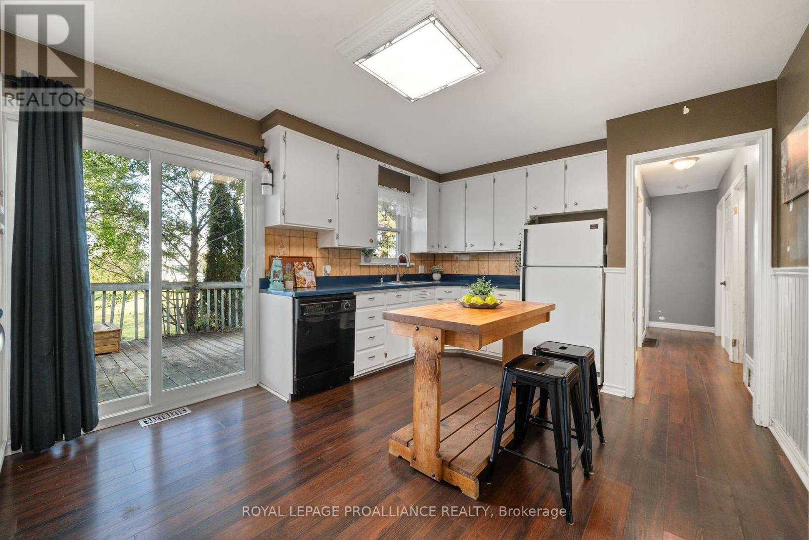 












1067 AIRPORT PARKWAY

,
Belleville (Belleville Ward),




Ontario
K8N4Z6

