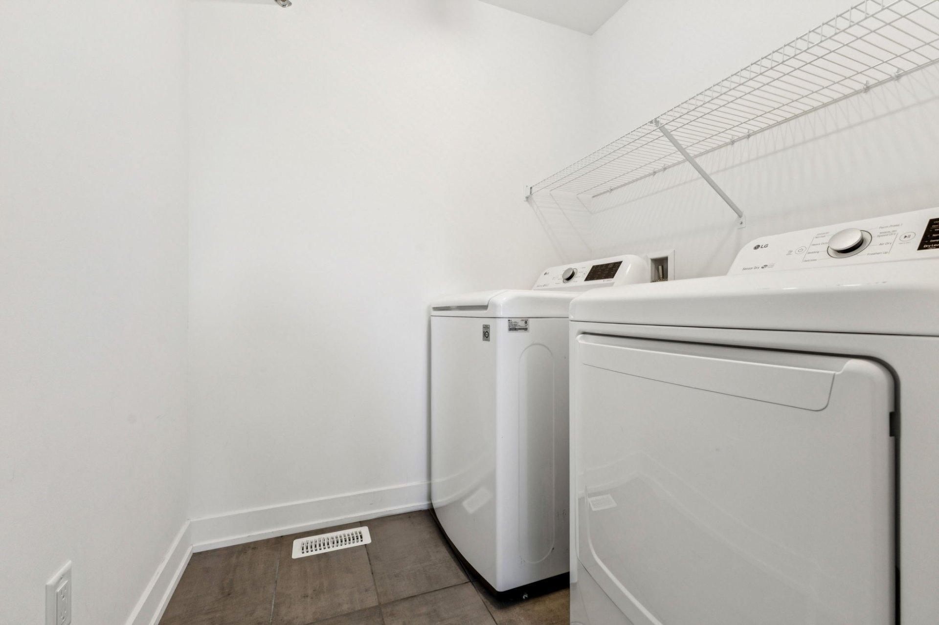 









177


Rue du Petit-Village

,
Gatineau (Masson-Angers),




QC
J8M1Z6

