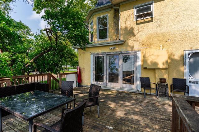 









326


Eveline

ST,
Selkirk,




MB
R1A 1M7

