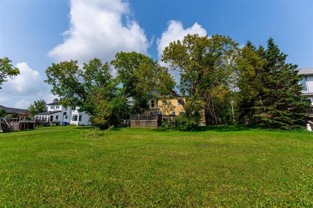 









326


Eveline

ST,
Selkirk,




MB
R1A 1M7

