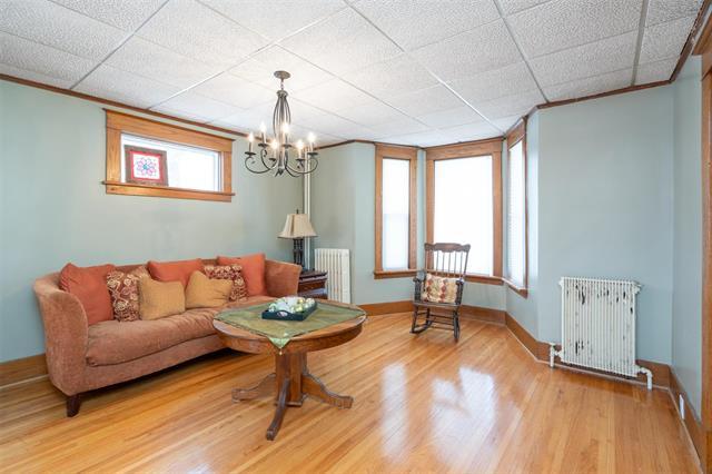 









326


Eveline

ST,
Selkirk,




MB
R1A 1M7

