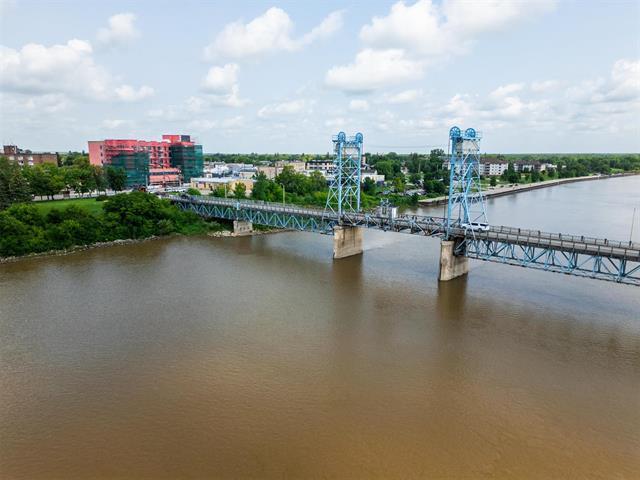 









326


Eveline

ST,
Selkirk,




MB
R1A 1M7

