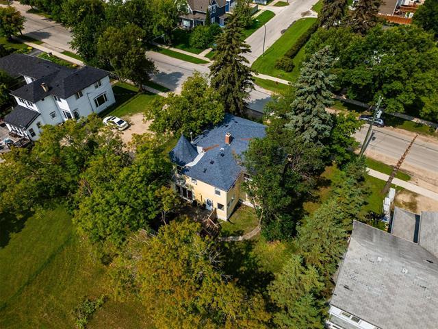 









326


Eveline

ST,
Selkirk,




MB
R1A 1M7

