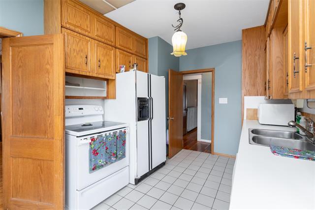 









326


Eveline

ST,
Selkirk,




MB
R1A 1M7

