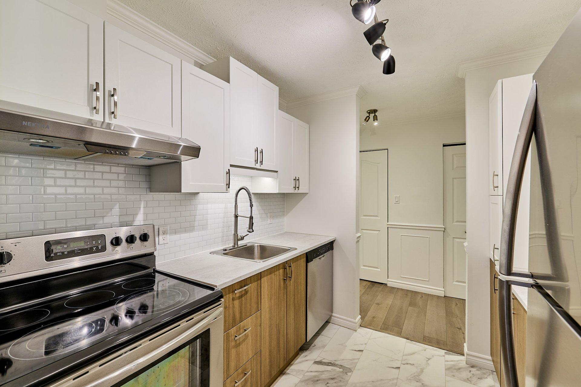 









100


Rue du Lac

, 403,
Sherbrooke (Brompton/Rock Forest/Saint-Élie/Deauville),




QC
J1N3M8

