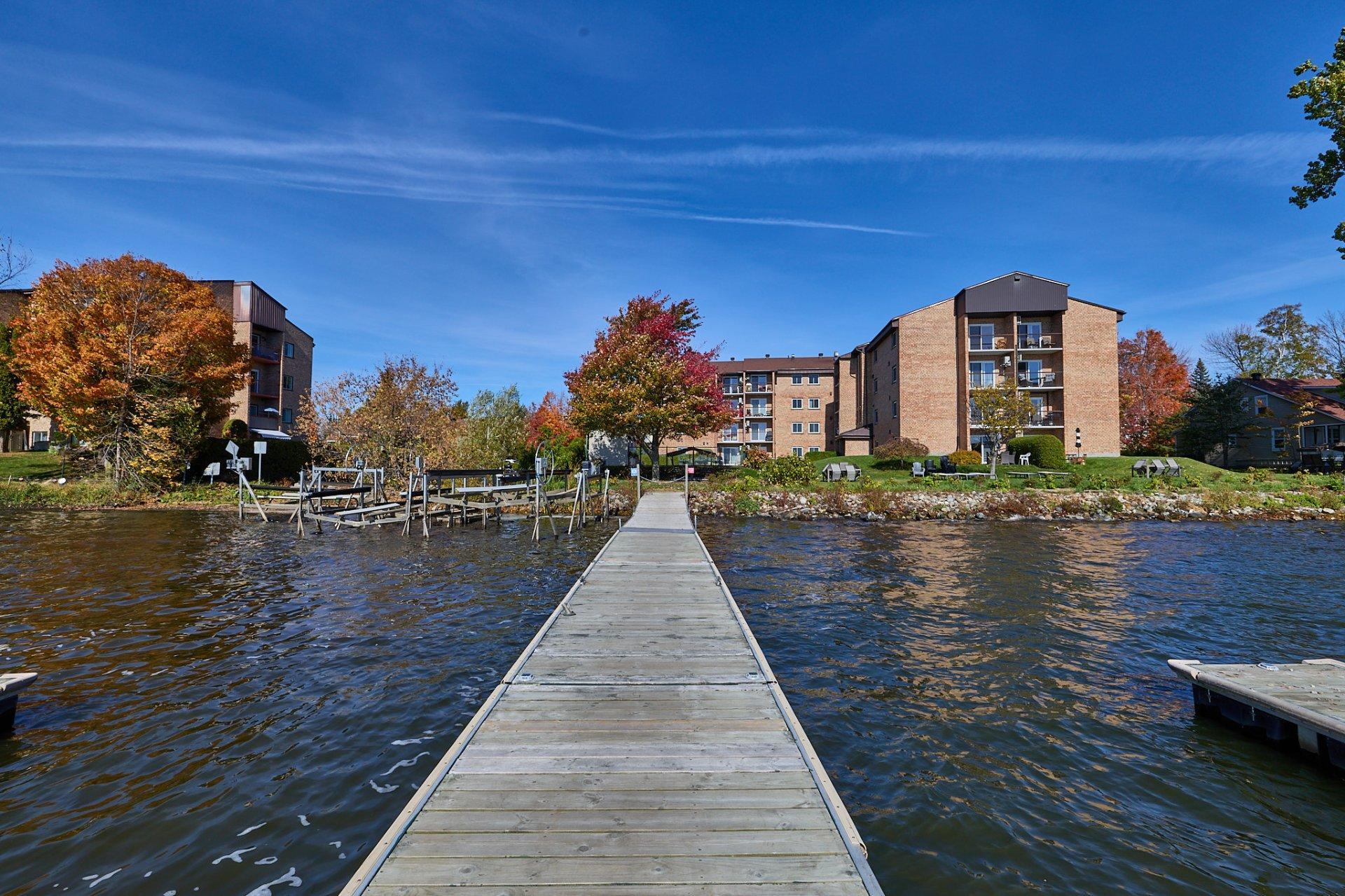 









100


Rue du Lac

, 403,
Sherbrooke (Brompton/Rock Forest/Saint-Élie/Deauville),




QC
J1N3M8

