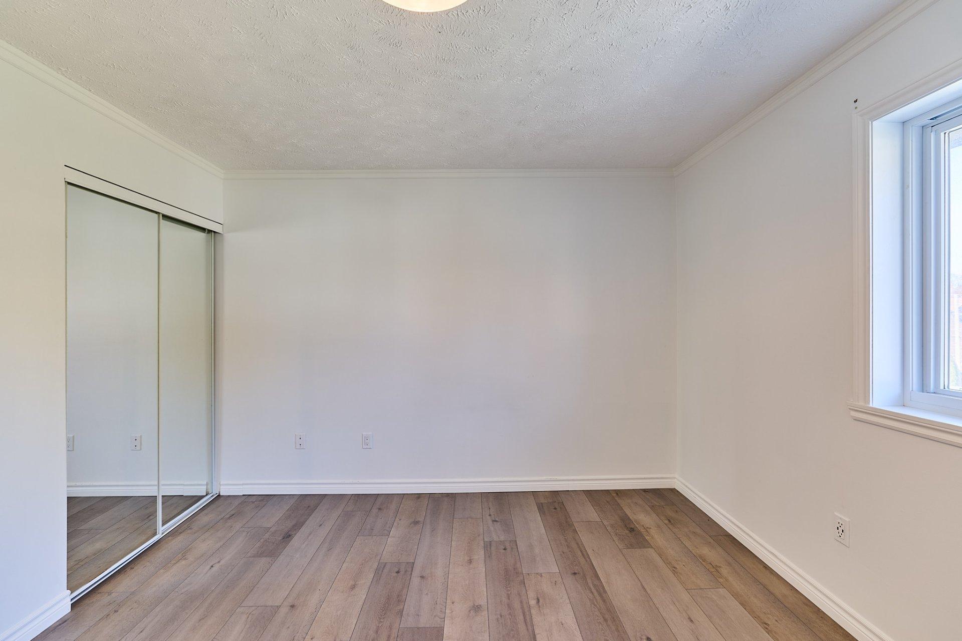 









100


Rue du Lac

, 403,
Sherbrooke (Brompton/Rock Forest/Saint-Élie/Deauville),




QC
J1N3M8

