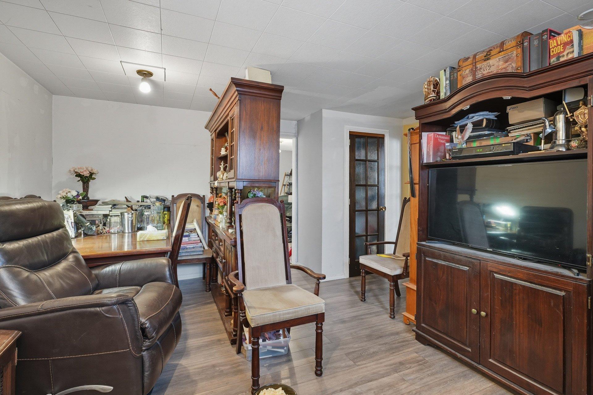 









101


Rue des Oliviers

,
Gatineau (Hull),




QC
J8Y1P3

