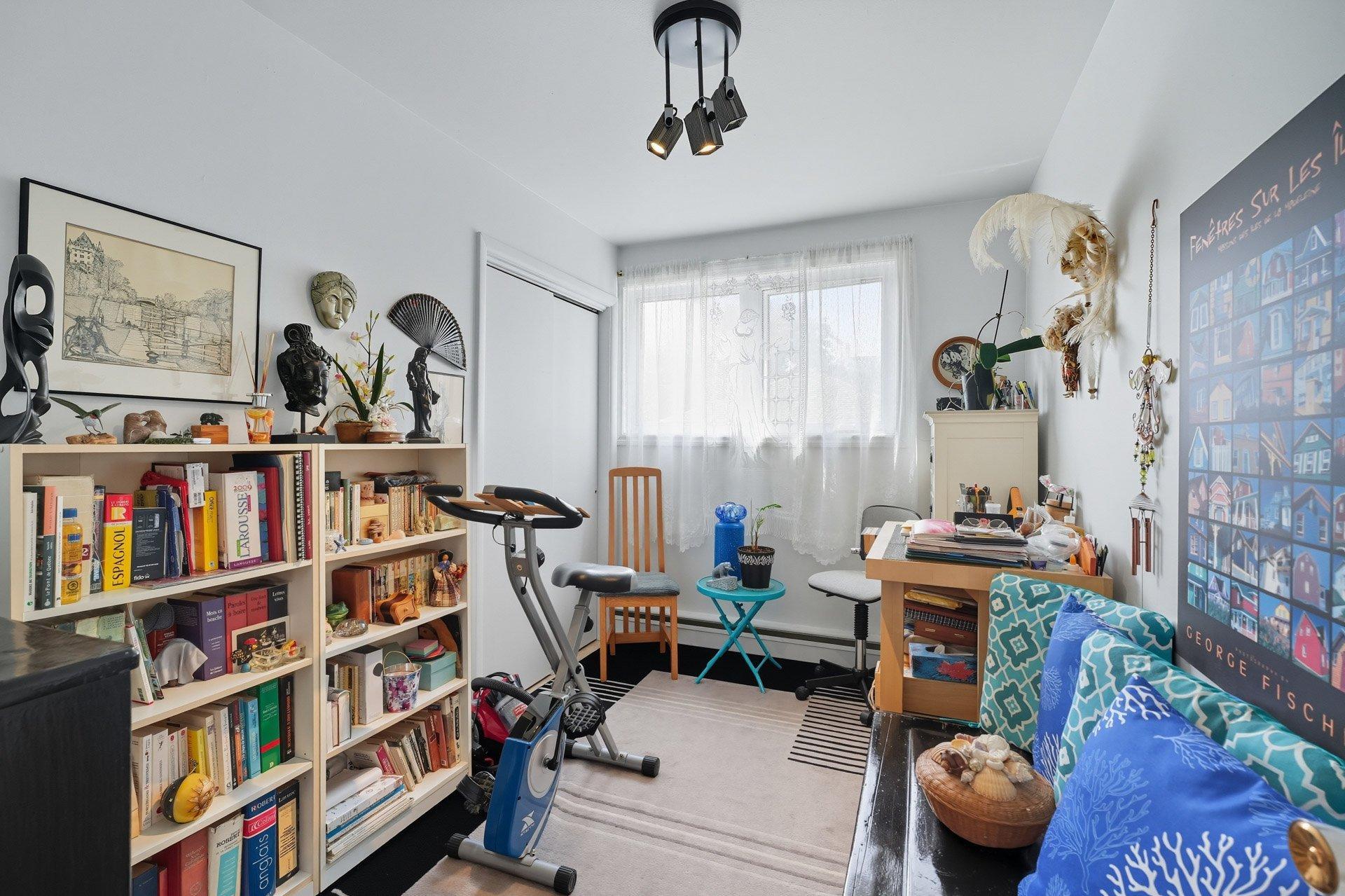 









101


Rue des Oliviers

,
Gatineau (Hull),




QC
J8Y1P3

