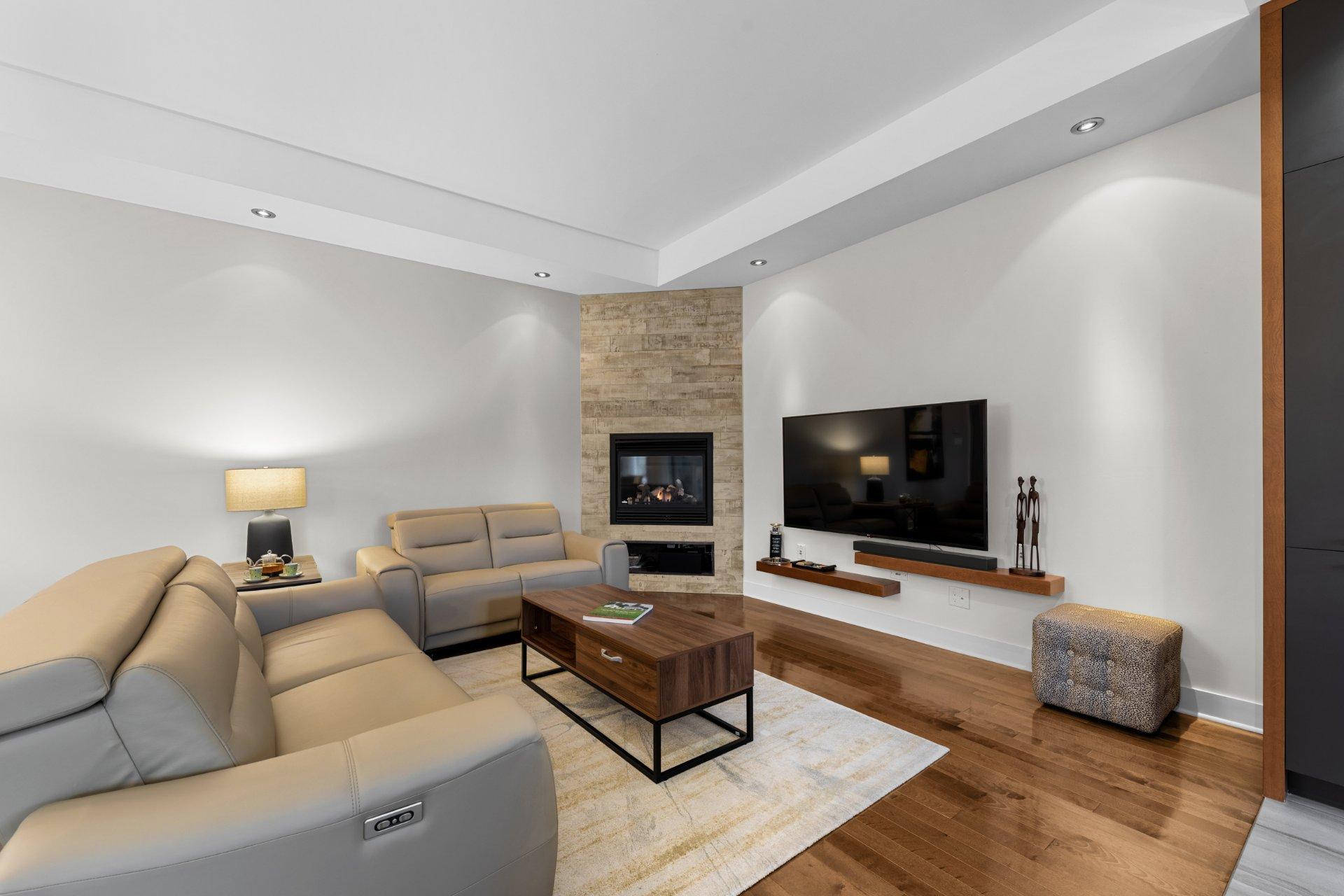 









4057


Rue des Bolets

,
Saint-Bruno-de-Montarville,




QC
J3V0C9

