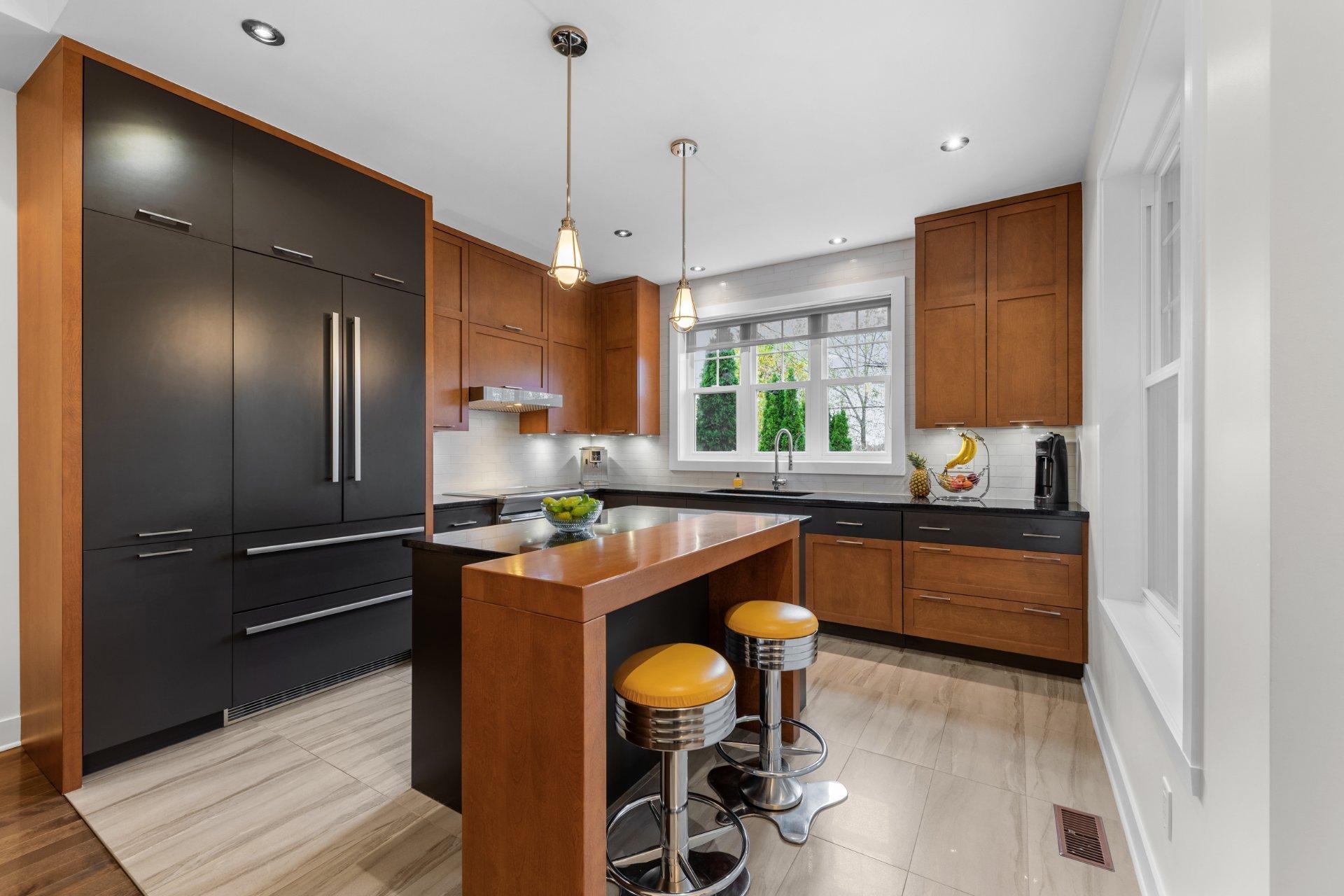 









4057


Rue des Bolets

,
Saint-Bruno-de-Montarville,




QC
J3V0C9

