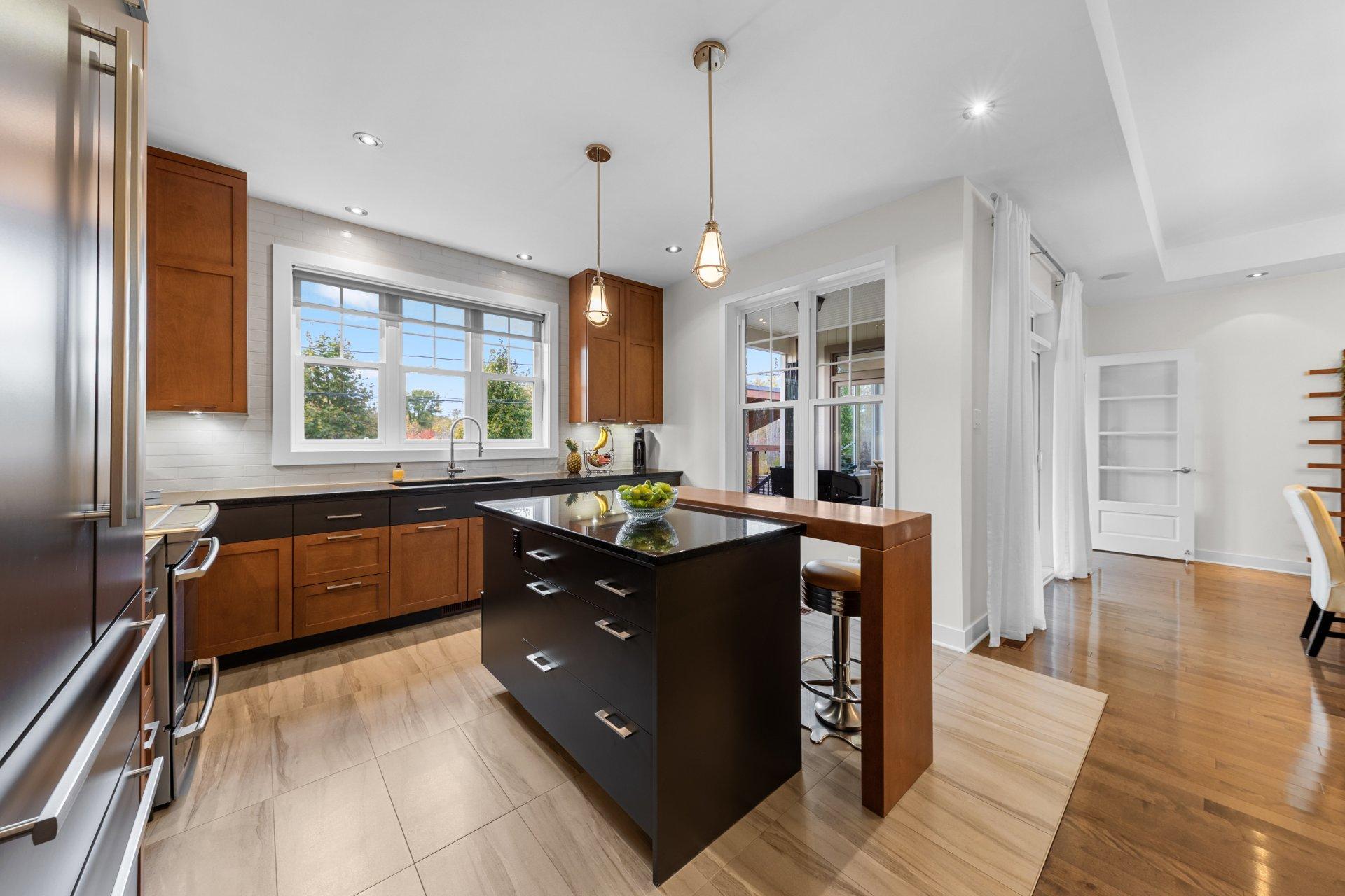 









4057


Rue des Bolets

,
Saint-Bruno-de-Montarville,




QC
J3V0C9

