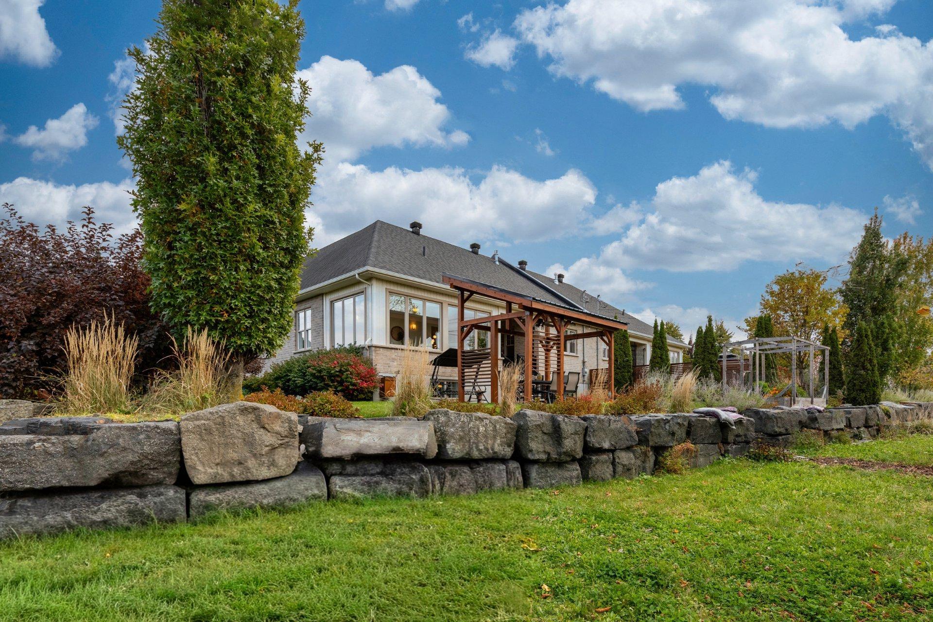 









4057


Rue des Bolets

,
Saint-Bruno-de-Montarville,




QC
J3V0C9

