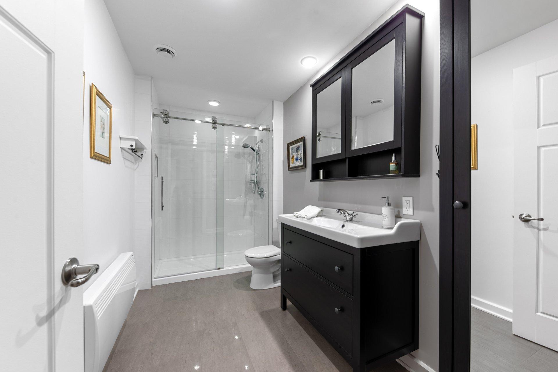 









4057


Rue des Bolets

,
Saint-Bruno-de-Montarville,




QC
J3V0C9

