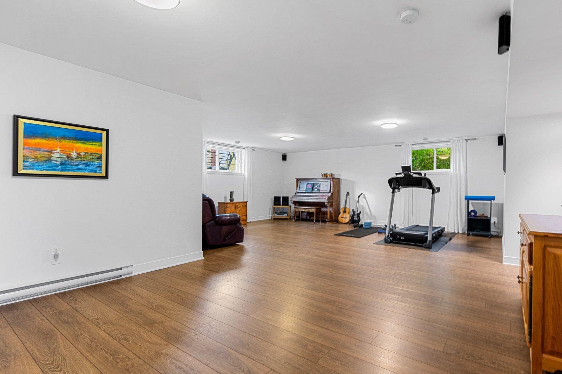 









4057


Rue des Bolets

,
Saint-Bruno-de-Montarville,




QC
J3V0C9

